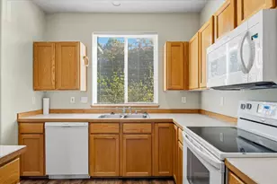 1085 Golden Pheasant Dr, Redmond, OR 97756 - Photo 5