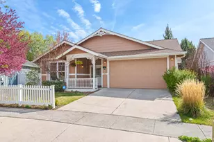 2221 NE Indigo Ln, Bend, OR 97701 - Photo 3