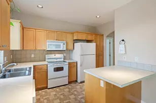 2221 NE Indigo Ln, Bend, OR 97701 - Photo 19