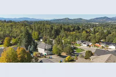 2315 Robertson Crest, Grants Pass, OR 97527 - Photo 75