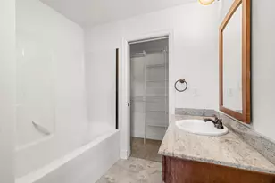 1238 Fruitdale Dr, Grants Pass, OR 97527 - Photo 21