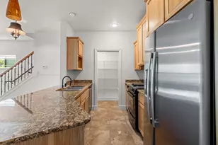 1238 Fruitdale Dr, Grants Pass, OR 97527 - Photo 9