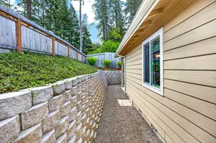 3001 University Rd, Grants Pass, OR 97527 - Photo 27
