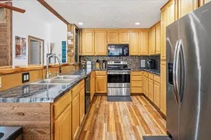 18961 River Woods Dr, Bend, OR 97702 - Photo 15
