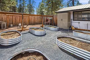 18961 River Woods Dr, Bend, OR 97702 - Photo 53