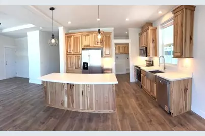 4601 S Pacific Highway #2, Phoenix, OR 97535 - Photo 3
