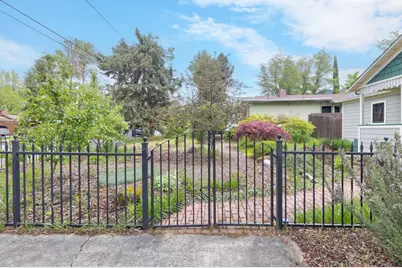 1417 NW Washington Boulevard, Grants Pass, OR 97526 - Photo 5
