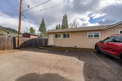 21990 Oregon 62, Shady Cove, OR 97539 - Photo 31