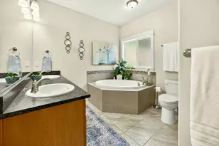 915 Hangman Way, Jacksonville, OR 97530 - Photo 23