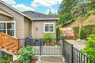 915 Hangman Way, Jacksonville, OR 97530 - Photo 43