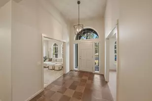 1047 NW Milton Ct, Bend, OR 97703 - Photo 5