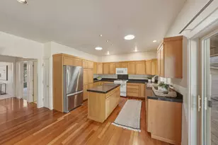 1047 NW Milton Ct, Bend, OR 97703 - Photo 15