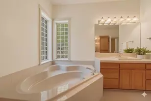1047 NW Milton Ct, Bend, OR 97703 - Photo 27