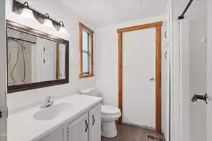 7949 Rogue River Hwy, Grants Pass, OR 97527 - Photo 21