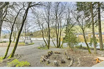 7949 Rogue River Highway, Grants Pass, OR 97527 - Photo 5
