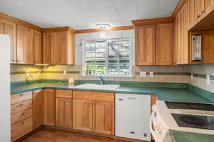 1028 E 11th St, Medford, OR 97504 - Photo 11