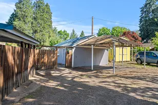 1028 E 11th St, Medford, OR 97504 - Photo 31