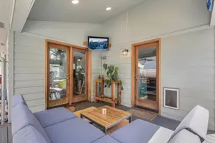 2807 NE Lotno Dr, Bend, OR 97701 - Photo 25