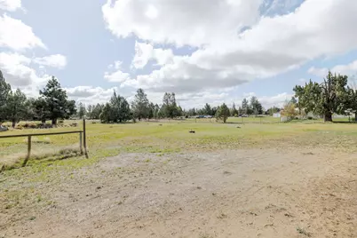 20970 Hicrest Place, Bend, OR 97703 - Photo 35