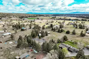 20970 Hicrest Pl, Bend, OR 97703 - Photo 37