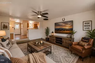 20970 Hicrest Pl, Bend, OR 97703 - Photo 11