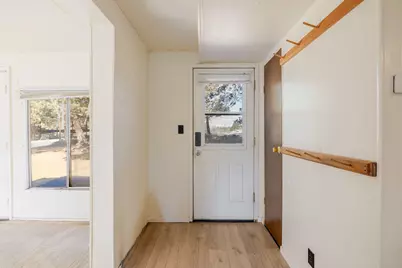 20970 Hicrest Place, Bend, OR 97703 - Photo 9
