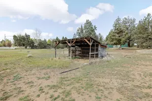 20970 Hicrest Pl, Bend, OR 97703 - Photo 37
