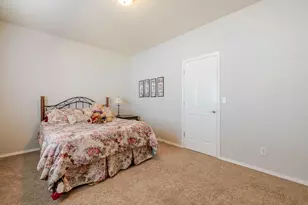 2241 SE Pilatus Ln, Bend, OR 97702 - Photo 27