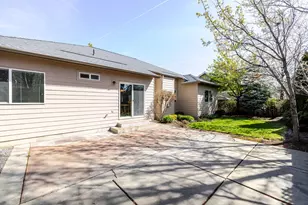 2241 SE Pilatus Ln, Bend, OR 97702 - Photo 31