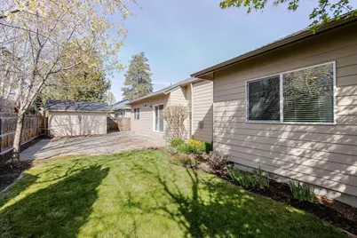 2241 SE Pilatus Lane, Bend, OR 97702 - Photo 33