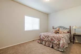 2241 SE Pilatus Ln, Bend, OR 97702 - Photo 27