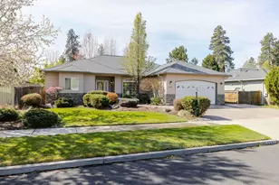2241 SE Pilatus Ln, Bend, OR 97702 - Photo 35