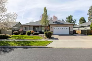 2241 SE Pilatus Ln, Bend, OR 97702 - Photo 37