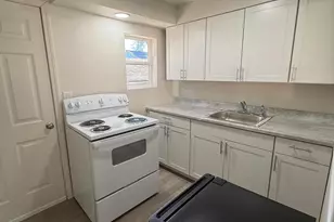 329 S Grape St, Medford, OR 97501 - Photo 41