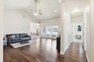 3633 Harbrooke Rd, Medford, OR 97504 - Photo 5