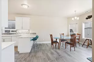 3633 Harbrooke Rd, Medford, OR 97504 - Photo 9