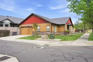 3633 Harbrooke Rd, Medford, OR 97504 - Photo 3