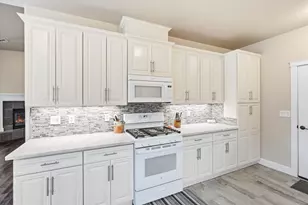 3633 Harbrooke Rd, Medford, OR 97504 - Photo 15