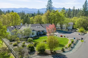 221 Lauer Way, Grants Pass, OR 97526 - Photo 49
