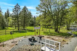 221 Lauer Way, Grants Pass, OR 97526 - Photo 41