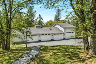 221 Lauer Way, Grants Pass, OR 97526 - Photo 5