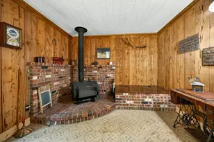 9105 W Evans Creek Rd, Rogue River, OR 97537 - Photo 13