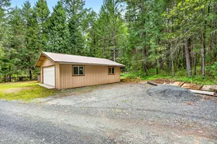 9105 W Evans Creek Rd, Rogue River, OR 97537 - Photo 27