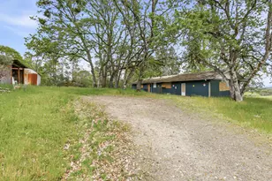 620 Vista Park Dr, Eagle Point, OR 97524 - Photo 11