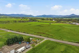 620 Vista Park Dr, Eagle Point, OR 97524 - Photo 23