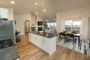 1811 NE 3rd St, Redmond, OR 97756 - Photo 7