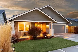 1811 NE 3rd St, Redmond, OR 97756 - Photo 1