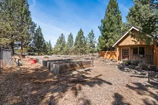 60135 Stirling Dr, Bend, OR 97702 - Photo 57