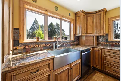 60135 Stirling Drive, Bend, OR 97702 - Photo 15