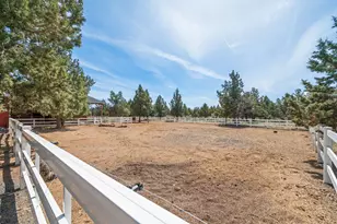 60135 Stirling Dr, Bend, OR 97702 - Photo 67